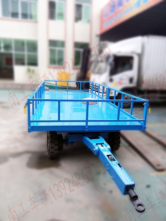 6吨Milan.com护栏型牵引拖车