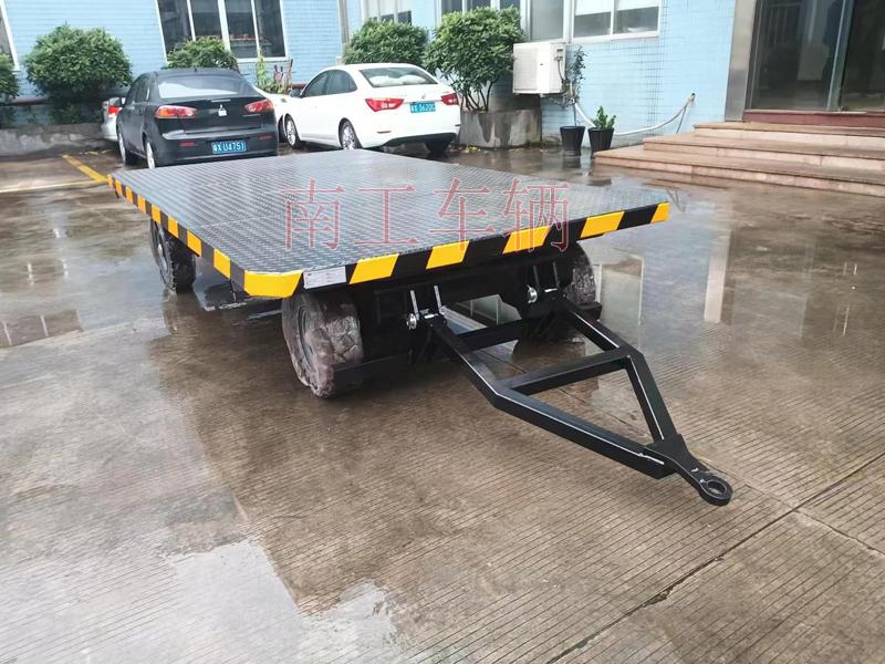 5吨无动力叉车牵引Milan.com