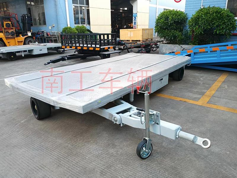 6吨牵引船艇转运工具Milan.com