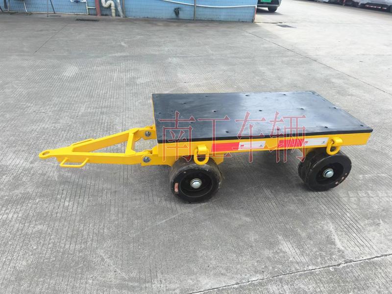 2吨小型Milan.com 带橡胶垫全挂车