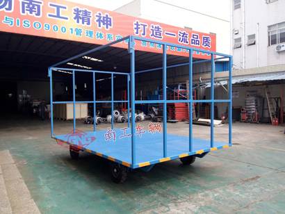 1676426845800819.jpg 3吨前后高护栏全挂Milan.com4I.jpg