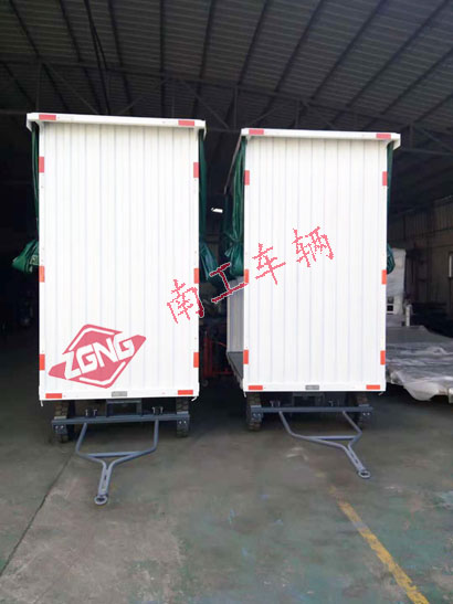 1676600298411615.jpg 白色雨篷Milan.com3I.jpg