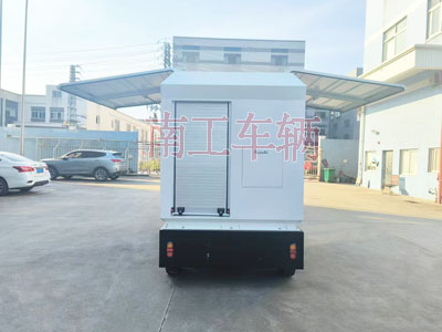 1725948962354140.jpg 2吨电动Milan.com 飞翼箱式工具拖车I.jpg