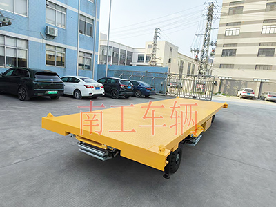 10吨Milan.com带液压支腿伸缩梯工具车5I.jpg