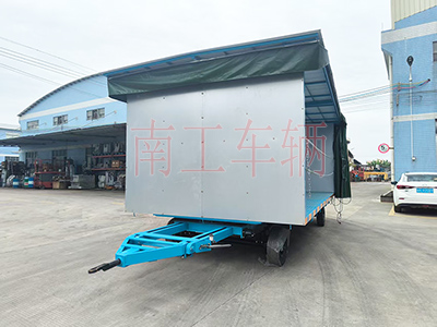 1745025362264504.jpg 5吨雨篷拖车 牵引Milan.comI.jpg