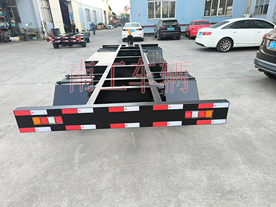 1748055792508245.jpg 10吨自走式拖车底盘 电动Milan.com2I.jpg