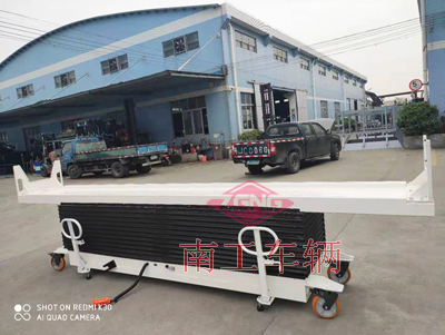 1768455976768308.jpg 机器人用半自动电动举升工具拖车5I.jpg